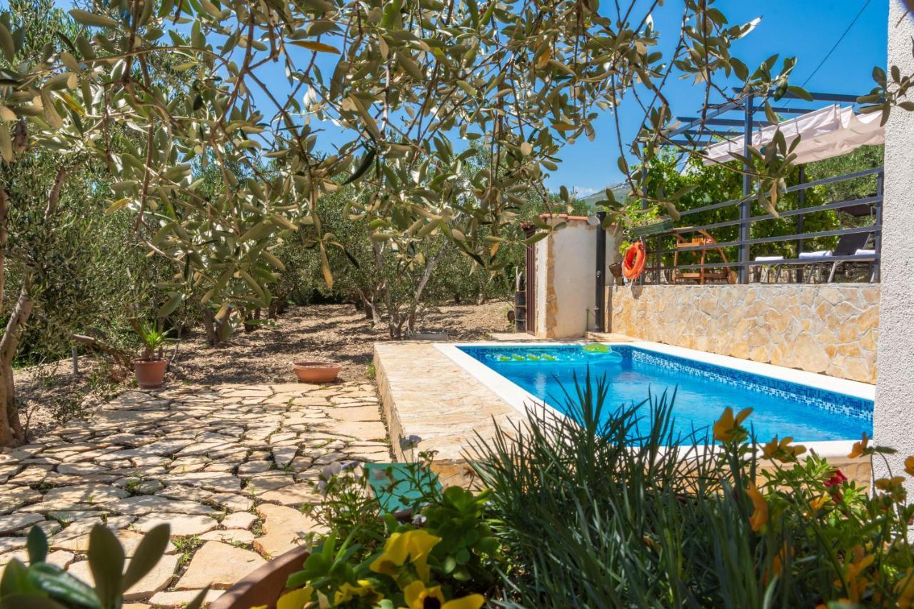 Plum Holiday Home Kaštel Stari Exterior foto
